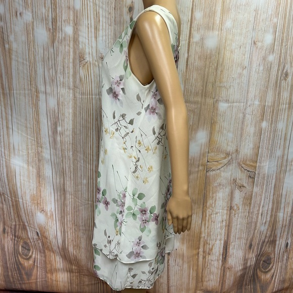 R&M Richards Plus Size Floral Chiffon Shift Dress - Picture 4 of 8